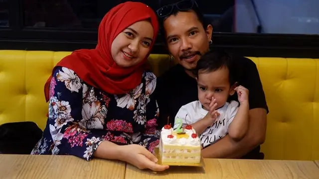 Dikarunia Anak Kedua, Ini 6 Potret Kebersamaan Cella 'Kotak' dan Keluarga Kecilnya