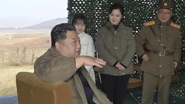 Putri Kim Jong Un Tampil Perdana saat Peluncuran Rudal Korut