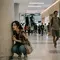 Ciri Kepribadian Orang yang Bersembunyi Ketika Tak Sengaja Bertemu Mantan Pacar
