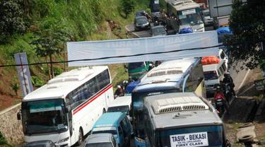 Arus Balik di Tasikmalaya Mengular, di Bandung Ramai Lancar