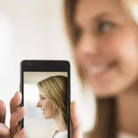 Ilustrasi pengguna situs dating online. Foto: via huffingtonpost.com