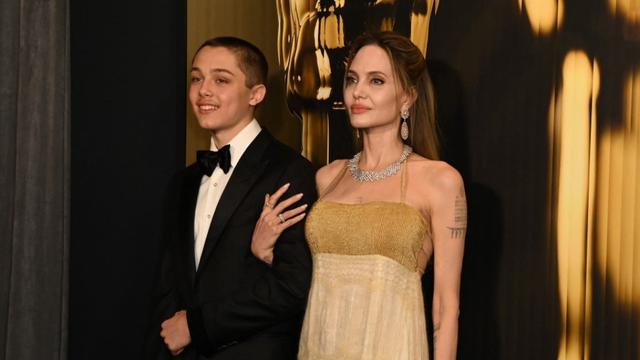 Penampilan Langka Knox Jolie-Pitt di Karpet Merah, Lebih Mirip Angelina Jolie atau Brad Pitt?
