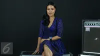 Lola Amaria Deg-degan Syuting Bareng Komodo di Labuan Hati