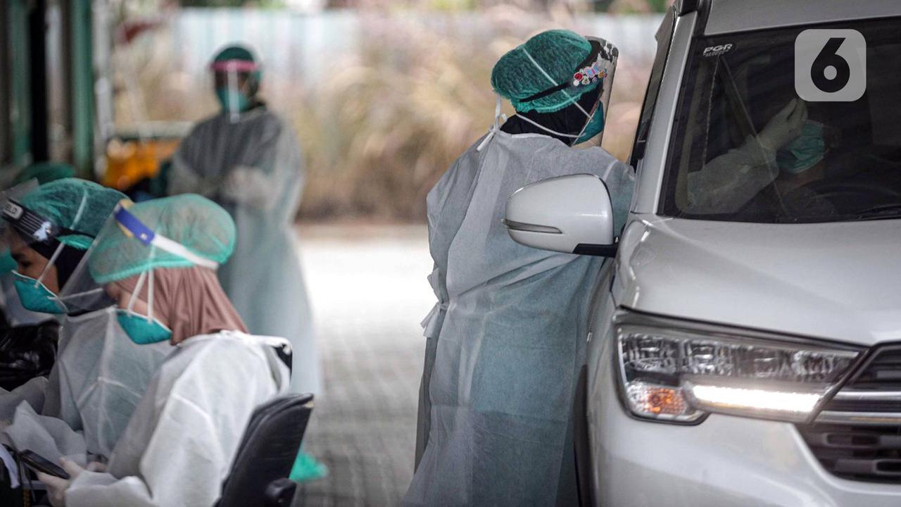 FOTO: Lokasi Tes COVID-19 Mulai Ramai Akibat Varian Omicron