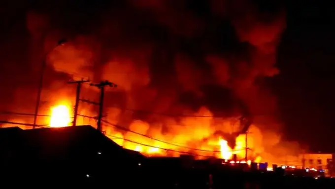 Detik-detik Si Jago Merah Melalap Kompleks Pasar Johar 