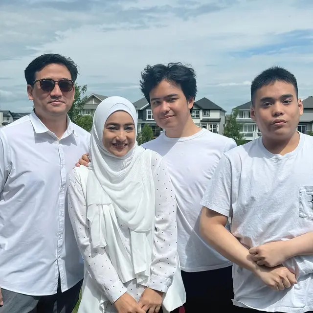 Cindy Fatikasari dan keluarga rayakan Canada Day (Instagram/cindyfatikasari)