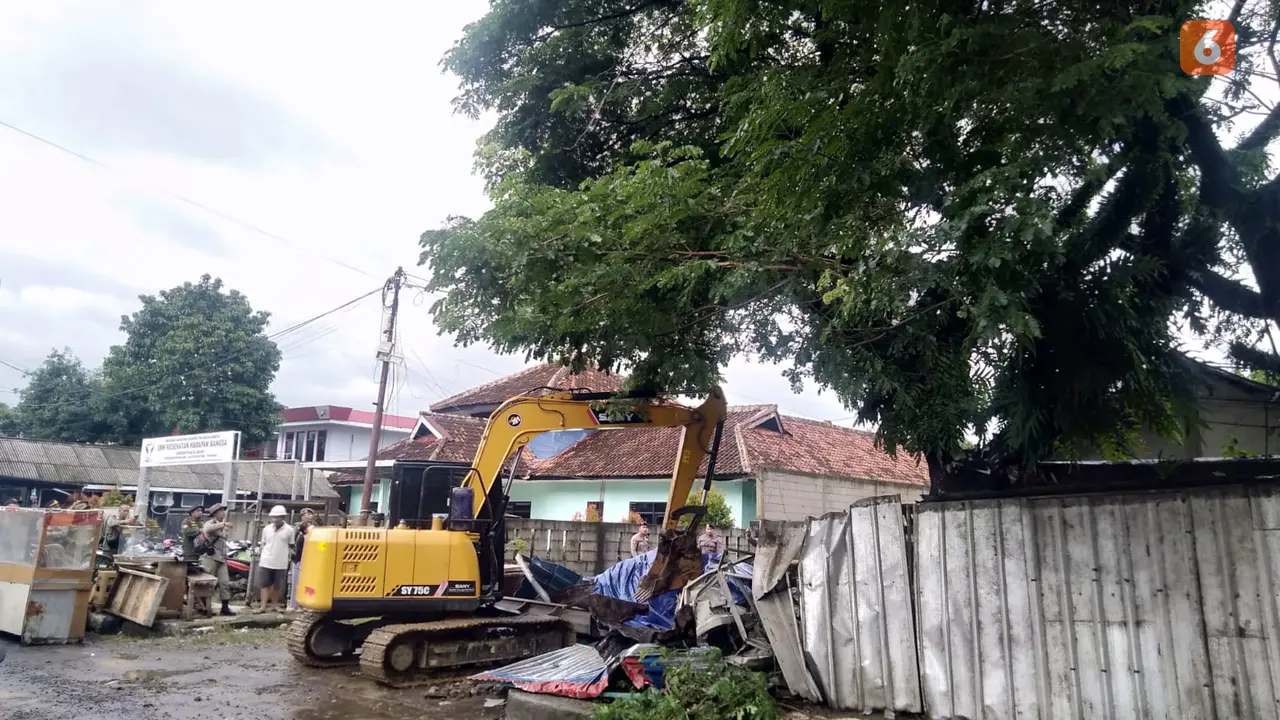 Eksekusi lahan di Kecamatan Palabuhanratu Kabupaten Sukabumi diwarnai aksi protes warga (Liputan6.com/Fira Syahrin).