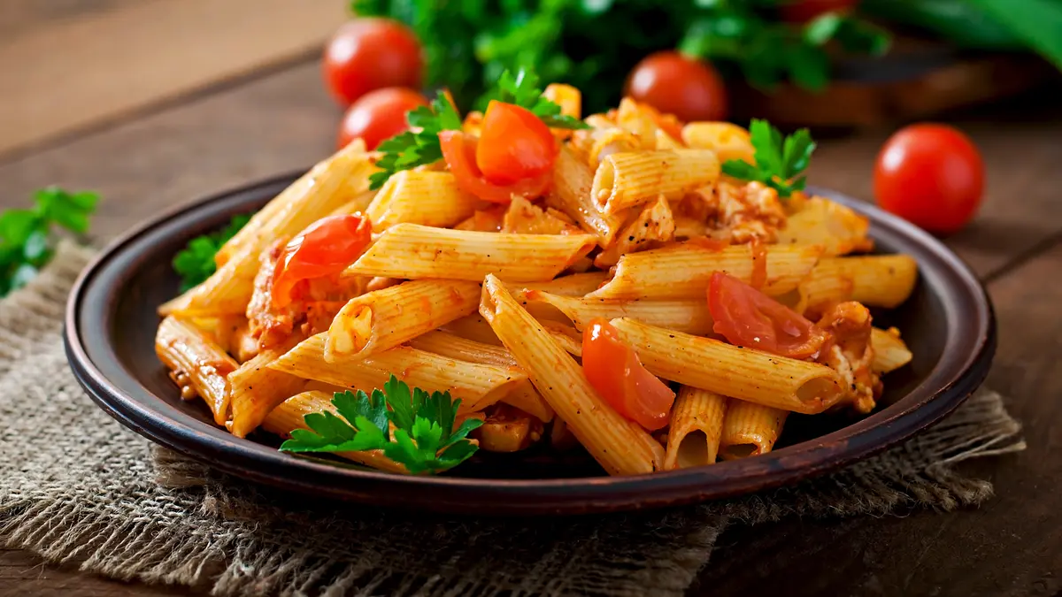 Resep Pasta Penne Saus Tomat yang Gurih Sedap - Food Fimela.com