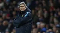 Ekspresi kekecewaan Manuel Pellegrini setelah Manchester City takluk 1-2 dari Tottenham Hotspur, Minggu (14/2/2016) malam WIB. (Reuters/Carl Recine)