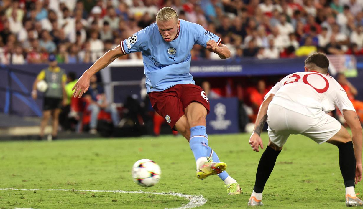 Dengan tambahan dua gol tersebut, Erling Haaland kini telah mengoleksi 11 gol di Manchester City. Hebatnya, catatan itu dibuat dalam tujuh laga saja. (AFP/Thomas Coex)