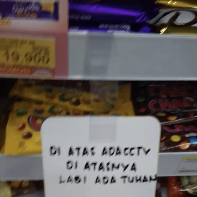 7 Pemberitahuan Nyeleneh di Warung Untuk Pembeli Ini Malah Bikin Kesal