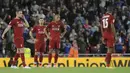 Pemain Liverpool tampak kecewa usai dikalahkan Chelsea pada laga Piala Liga Inggris di Stadion Anfield, Rabu (26/9/2018). Liverpool takluk 1-2 dari Chelsea. (AP/Rui Vieira)