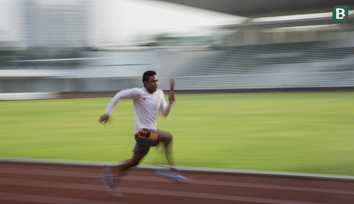 Pelari Indonesia, Lalu Zohri, berlari saat pemusatan latihan di Stadion Madya Senayan, Jakarta, Kamis (2/8/2018). Pemusatan latihan ini merupakan persiapan jelang Asian Games XVIII. (Bola.com/Vitalis Yogi Trisna)