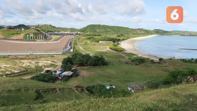 Foto: Asyik, Warga Lokal Boleh Nonton MotoGP Mandalika dari Atas Bukit dan Gratis