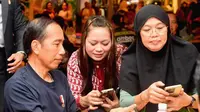 Jokowi "malam mingguan" di The Mall Gadong di pusat kota Bandar Seri Begawan, Brunei Darussalam. (Rusman - Biro Pers Sekretariat Presiden)