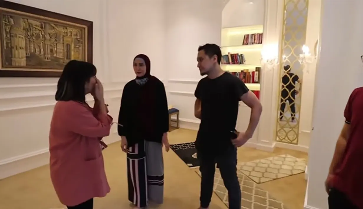 Rumah Arie Untung dan Fenita Arie (Youtube/Keluarga ITIKK)