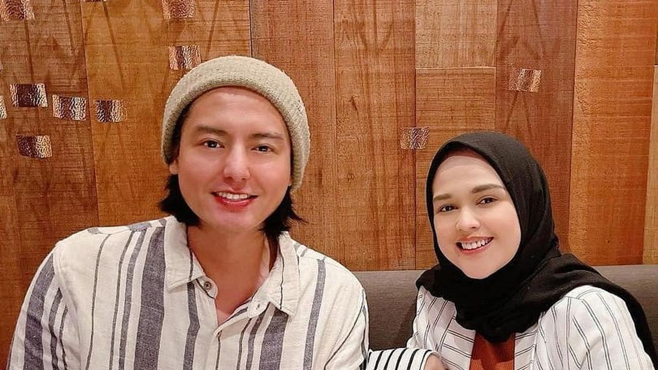 Cut Meyriska dan Roger Danuarta. (Foto: Instagram @rogerojey)