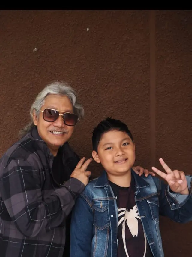 Mamo Agil dan cucunya
