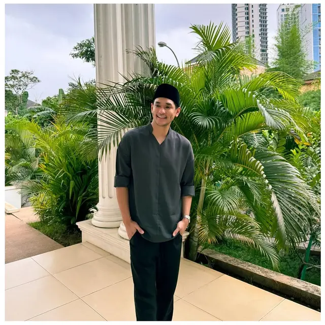 Tunaikan Haji 2025, Intip 6 Outfit Afgan dengan Sentuhan Religius yang Jarang Tersorot