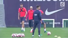 Pemain depan asal Brasil Neymar menjadi pemain termahal dalam sejarah sepak bola.
