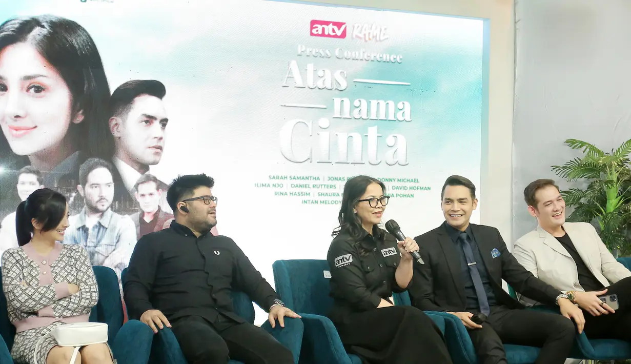 Jonas Rivanno mengaku kalau karakter perannya kali ini jauh berbeda dengan keseharian hidupnya. “Crazy-nya sih sudah dapat, tapi rich-nya belum,” ungkap Vanno pada Rabu (31/5/2023) di ANTV, Kuningan, Jakarta Selatan. [Foto: Bambang E Ros/Fimela.com]