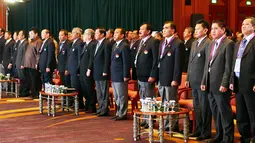 Sebelum memulai kongres luar biasa, para anggota PSSI menyanyikan lagu kebangsaan  (PSSI.org)