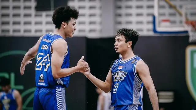 Selebrasi pemain Prawira Bandung di IBL 2023
