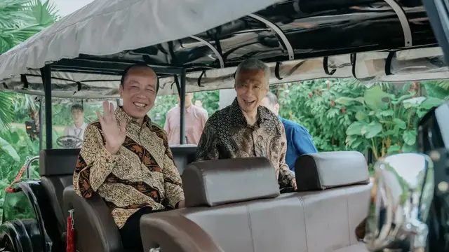 Presiden RI ketujuh Joko Widodo atau Jokowi melakukan pertemuan dengan mantan Perdana Menteri (PM) Singapura Lee Hsien Loong.