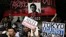 Rencana PM Shinzo Abe yang ingin memperluas peran militer mendapat tentangan dari sejumlah warga Jepang, (30/6/2014). (REUTERS/Issei Kato)