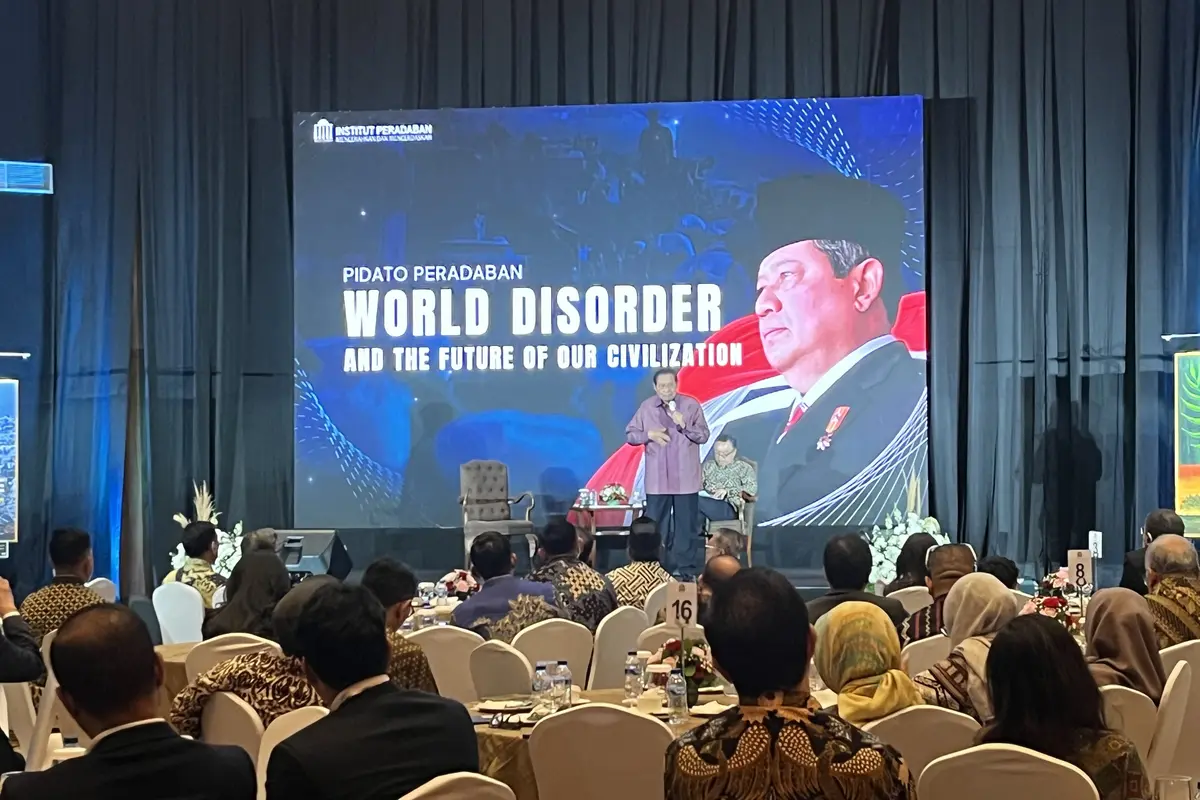 Presiden RI keenam, Susilo Bambang Yudhoyono (SBY) dalam Pidato Kebangsaannya terkait gejala “The World Disorder and The Future of Our Civilization” yang digelar Institut Peradaban di Menara Bank Mega, Jakarta Selatan, Rabu (30/7/2025) (Liputan6.com/Winda