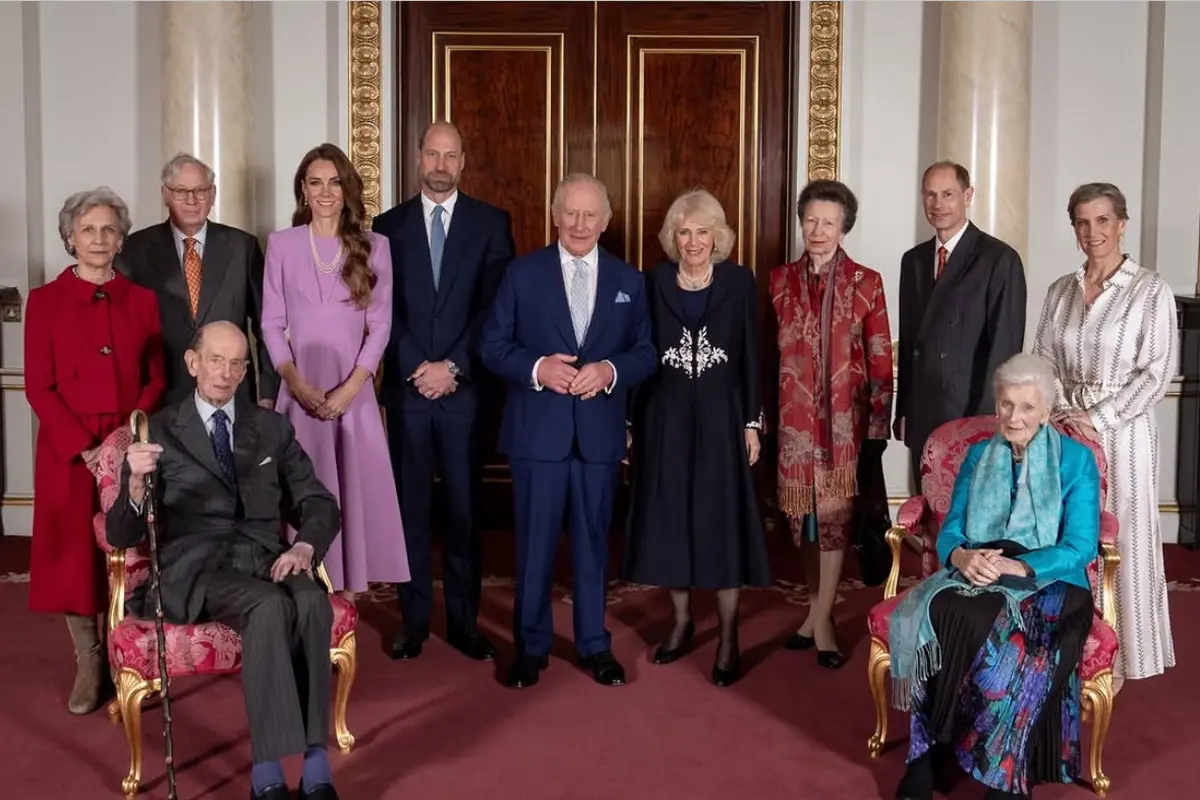 Kate Middleton di Momen Spesial 100 Tahun Queen Elizabeth II bersama keluarga kerjaan Inggris lainnya. [@princeandprincessofwales]