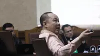 Syafruddin Arsyad Temenggung menjalani sidang dengan agenda pemeriksaan terdakwa  kasus penerbitan Surat Keterangan Lunas (SKL) BLBI.(Liputan6.com/Herman Zakharia)