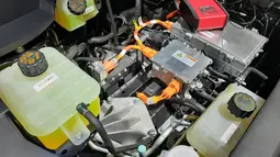 Mobil ini menggunakan motor listrik bertenaga 160 Hp dan torsi 300 Nm. Tenaga tersebut disalurkan ke dua roda depan melalui transmisi CVT. Baterai yang dipakai berkapasitas 52,5 kWh yang mampu menjalankan mobil ini hingga 405 km dengan kondisi baterai penuh.