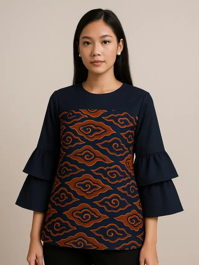 Model Batik Lengan Lonceng Dua Tingkat Kombinasi Polos dan Motif