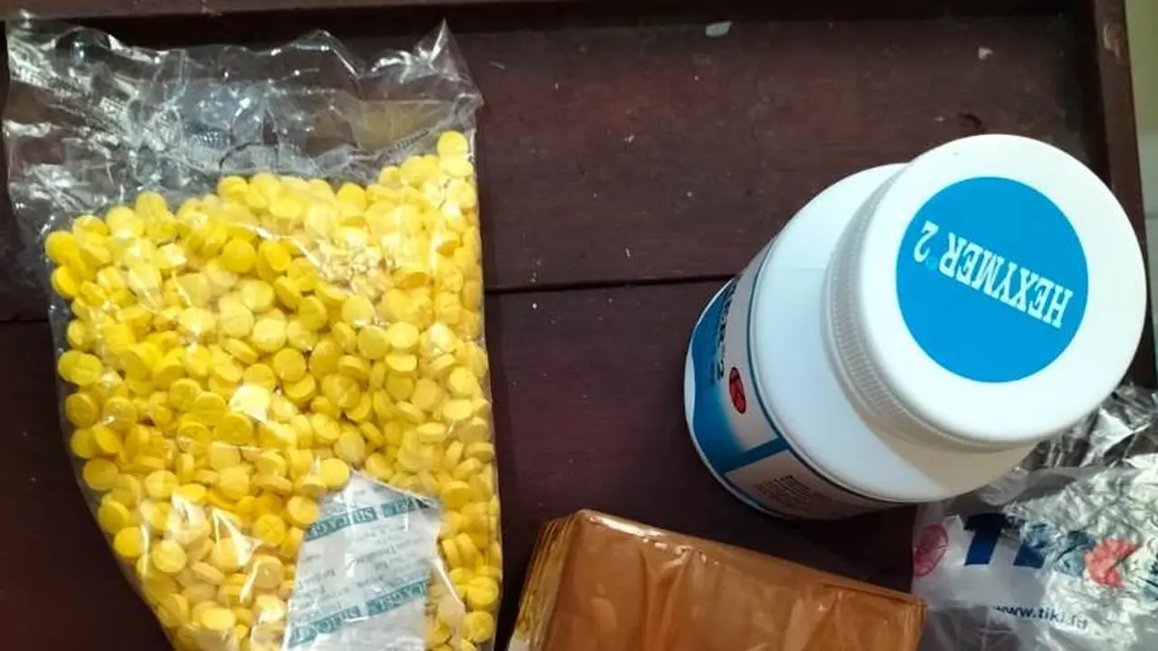 Barang bukti berupa obat keras yang diamankan Polresta Manado.