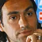 Alessandro Nesta menyebut AC Milan buruh mengubah mentalitas jika ingin bersaing di Serie A. (Guardian)