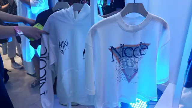 NIKI Rancang T-Shirt hingga Jaket Sendiri yang Terinspirasi dari Album Terbaru Nicole