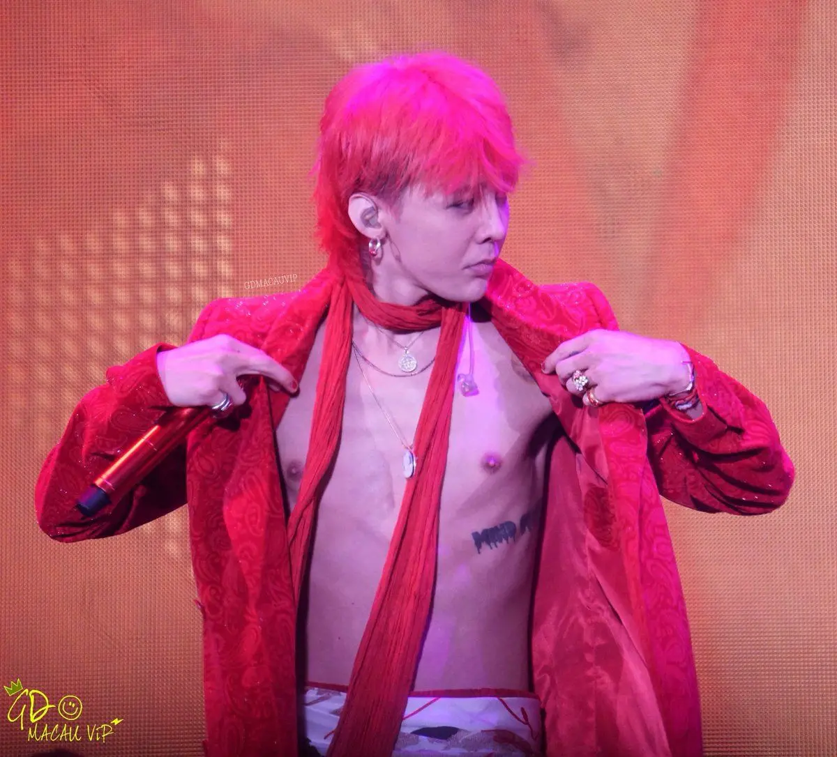 Penampilan G-Dragon yang kurus banget bikin penggemar shock. (Sumber Foto: koreaboo.com)