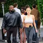 Kanye West dan Bianca Censori. (dok. Instagram @yocharleyofficial/https://www.instagram.com/p/CsRiN0lL9Ot/Dinny Mutiah)