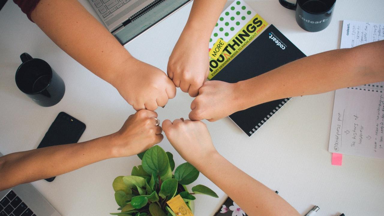 Ilustrasi solusi, menyelesaikan masalah, bekerja sama