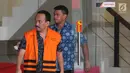 Wali Kota Blitar nonaktif Muhammad Samanhudi Anwar usai pemeriksaan di Gedung KPK, Kamis (26/7). Samanhudi diperiksa sebagai tersangka untuk melengkapi berkas kasus suap ijon proyek pembangunan sekolah lanjutan pertama di Blitar  (Merdeka.com/Dwi Narwoko)