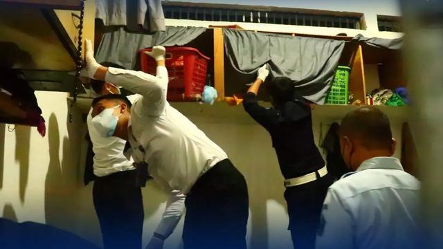 Proses pemeriksaan ruang tahanan Rutan Balikpapan. Foto istimewa