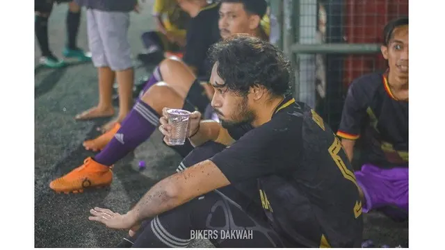 6 Potret Terbaru Achmad Megantara dengan Brewok Lebat, Makin Manly