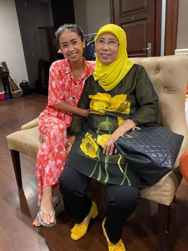 Fans Berat, Ini 6 Momen Ibunda Inul Ketemu Amanda Manopo dan Arya Saloka