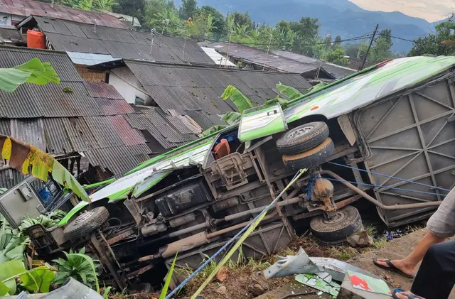 Diduga Akibat Bus Rusak