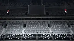 Layar raksasa dan deretan bangku tribun yang dilihat dari Royal Box Indonesia Arena, Senayan, Jakarta, Selasa (25/07/2023). Indonesia Arena akan menjadi salah satu venue perhelatan akbar Piala Dunia Basket 2023 yang akan berlangsung 25 Agustus 2023 mendatang. (Bola.com/Bagaskara Lazuardi)
