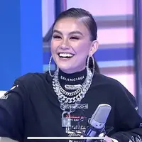 Agnez Mo tampil di acara Tukul One Man Show di Indosiar