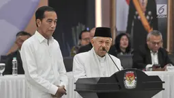 Pasangan Presiden dan Wapres terpilih, Joko Widodo atau Jokowi dan Ma'ruf Amin memberikan sambutan pada Rapat Pleno Terbuka Penetapan Presiden dan Wakil Presiden Terpilih Pemilu 2019 di Gedung KPU, Jakarta, Minggu (30/6/2019). (merdeka.com/Iqbal S Nugroho)