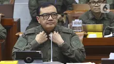 Kepala BIN Budi Gunawan saat mengikuti rapat kerja dengan Komisi I DPR di kompleks Parlemen, Senayan, Jakarta, Rabu (12/2/2020). Rapat kerja tertutup ini tersebut membahas isu-isu aktual. (Liputan6.com/Johan Tallo)