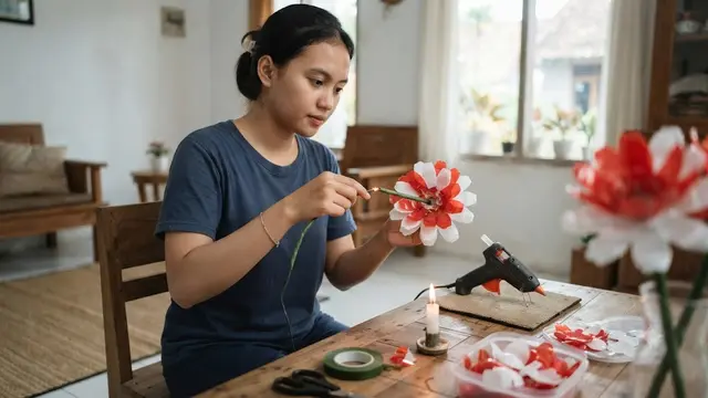 Bunga Merah Putih dari Botol Plastik Bekas